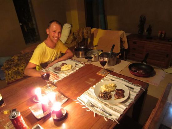 Heiligabend in den Tropen - trotz 32 Grad haben wir es uns ein wenig weihnachtlich gemacht.