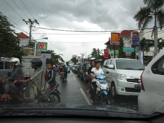 Um zu den schönen Ecken zu kommen, muss man leider immer viel Stau in Kauf nehmen - ein großes Minus auf Bali.