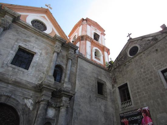 Die Hauptkirche San Agustin...
