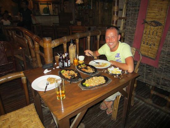 ... und leckerem philippinischem Essen.