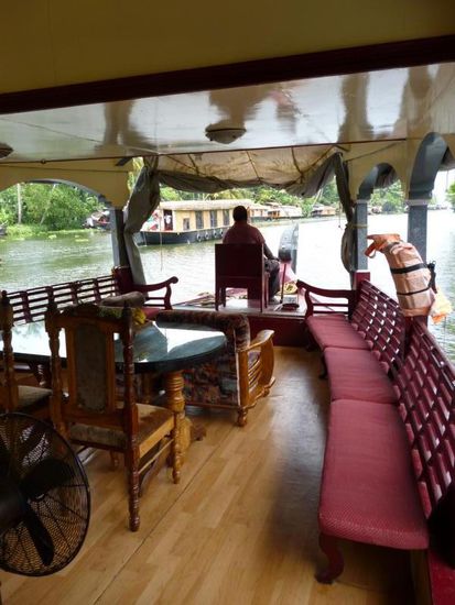 Unser Hausboot - so sauber wie das Deck war das Zimmer leider nicht.