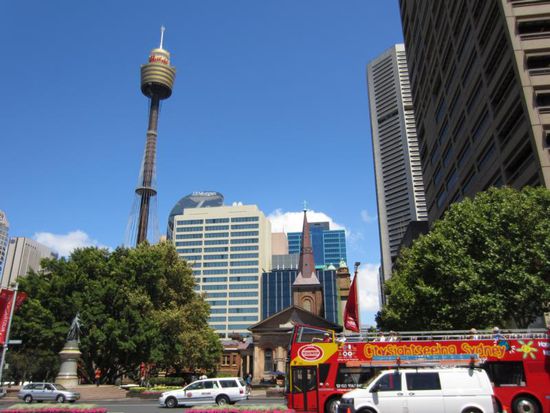 Das Geschäftsviertel der Innenstadt mit seinen Hochhäusern ist relativ klein...
