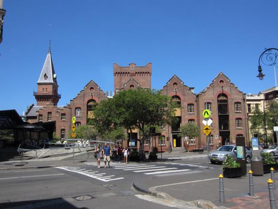 Nur ein paar Schritte weiter liegt das alte Hafenviertel "The Rocks"...