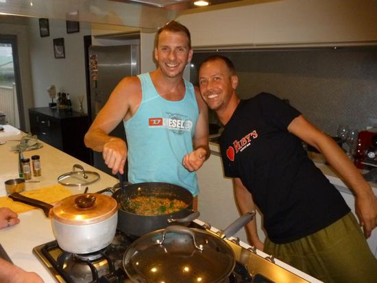 An den Regentagen haben wir dann zusammen mit Daniel gekocht...