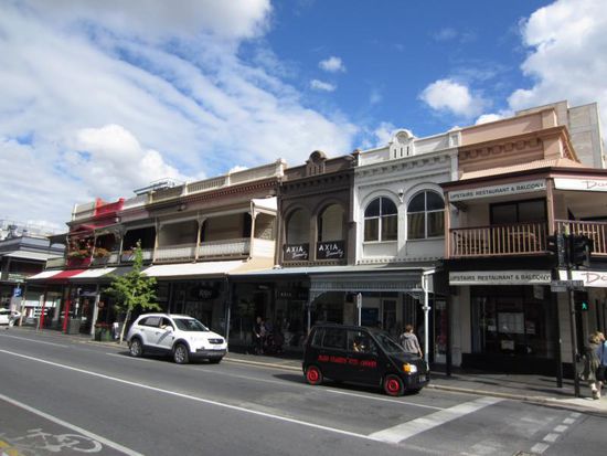 Die daran angrenzende Rundle Street ist dagegen typisch australisch und strahlt gemütliches Kleinstadtflair aus.