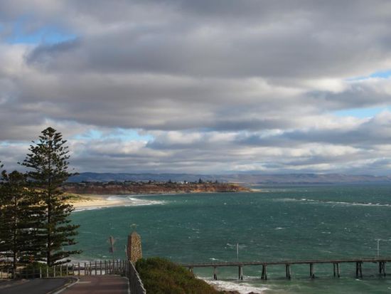 Wenn man von hier entlang der Küste nach Adelaide fährt, findet man haufenweise fantastische Steilküsten und Strände.