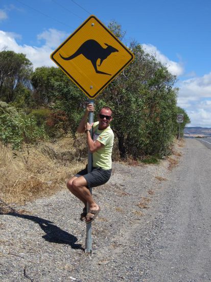 Unsere Tour durch Australien beginnt - knapp 4000 km liegen bis Brisbane vor uns. Mal sehen, wann uns die ersten Kängurus begegnen 
