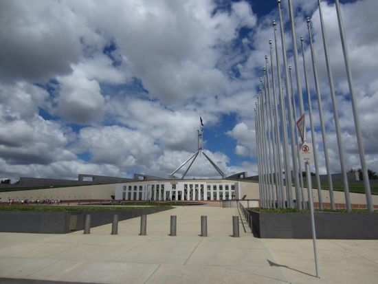 Das Neue Parlament auf dem Capital Hill in Canberra - modern, aber kalt und steril...