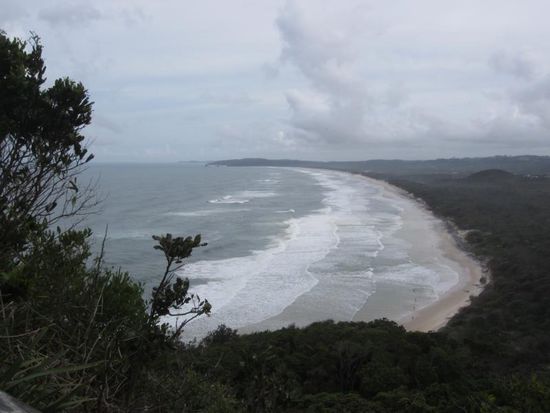 ... von dem aus man einen herrlichen Ausblick auf die Brandung und die ewig langen Strände hat.