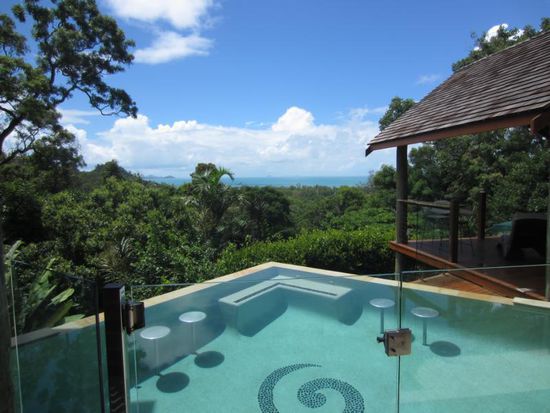 ... und außerdem hatten wir eine traumhafte Unterkunft bei Steve und Liz mit diesem herrlichen Blick vom Pool. Wer braucht da schon Ausflüge 