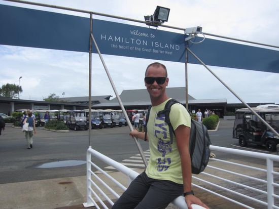 ...und ja, das kleine Bushäuschen im Hintergrund ist das Flughafengebäude.