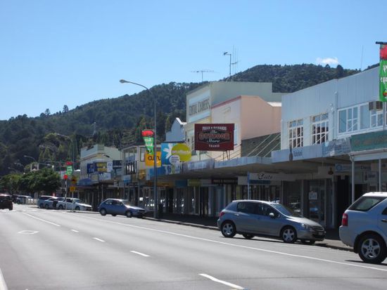 Thames - eine typische Kleinstadt. Die Städte hier ähneln sich sehr und wirken alle sehr ländlich.