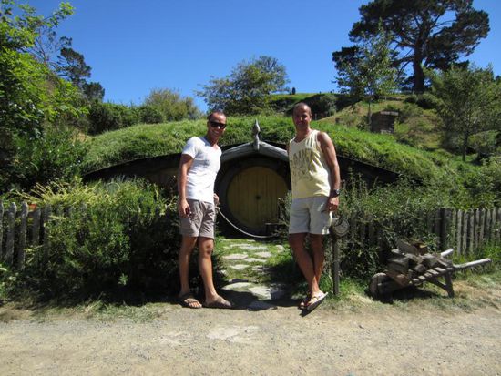 Die meisten Höhlen wären aber für uns zu eng, denn Hobbits sind nun mal deutlich kleiner als Menschen 