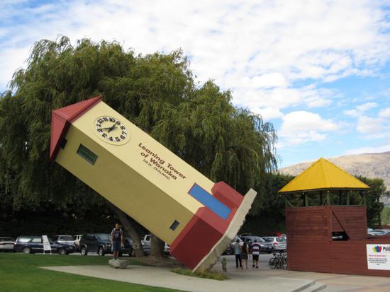 Und wenn man genug Natur hat, kann man einen Tag in der Puzzle World von Wanaka verbringen, z.B. versuchen, aus dem Riesenlabyrint wieder herauszufinden 