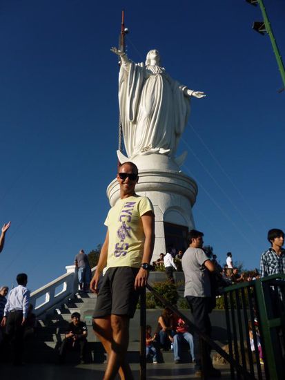 Die 22m hohe Statue der Jungfrau Maria ist der höchste Punkt auf dem Berg.