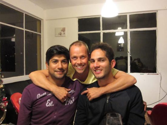 Björn mit unseren lieben Gastgebern Joseph &amp; Viktor - der größte Wunsch der beiden ist, mal nach Europa zu reisen.