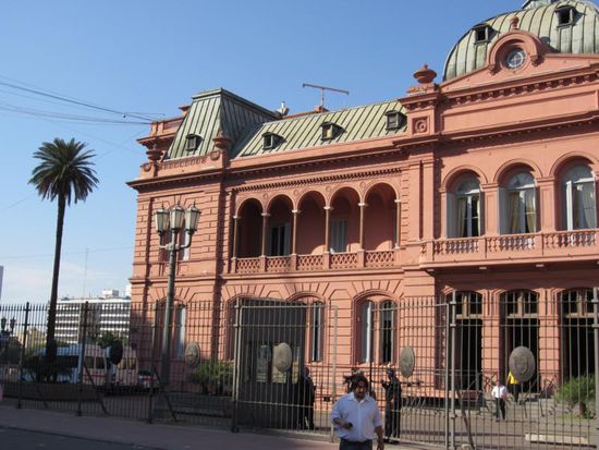 ... und von diesem Balkon sprach Evita kurz vor ihrem Tode ein letztes Mal zu ihrem Volk.