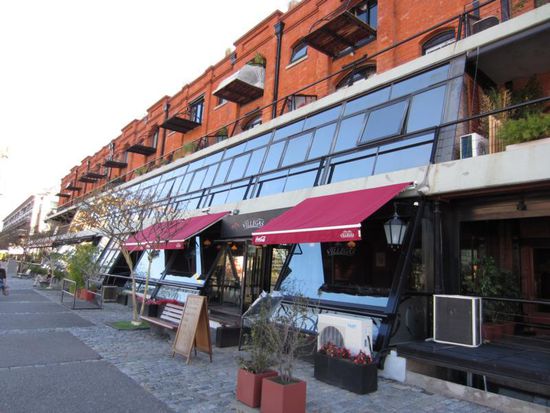 ... aber auch Ort einiger teurer Restaurants, die zum Teil in den schönen alten Lagerhäusern untergebracht sind.