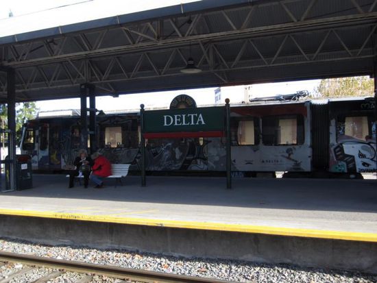 Ankunft mit dem Bummelzug am Tigredelta.