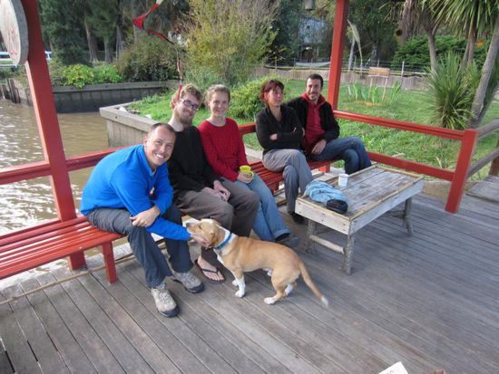 Auf dem Steg haben wir mit den anderen Voluntarios aus den USA und Frankreich die meist kurzen Pausen verbracht.