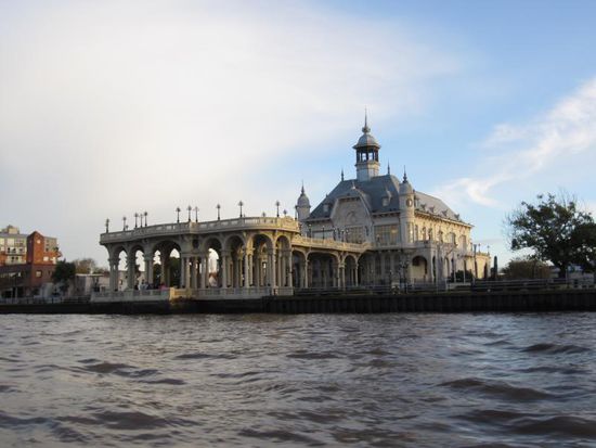 Dieses prächtige Gebäude ist das Museum der Schönen Künste in Tigre.