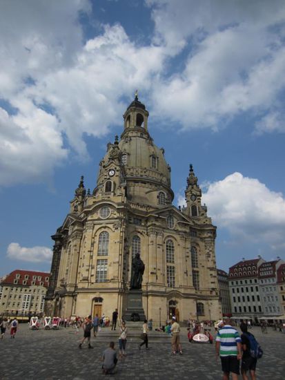 Die 2005 eingeweihte neue Frauenkirche ist wunderschön geworden und jetzt wohl das Highlight der Stadt.