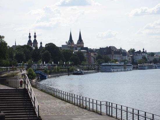 Blick vom Deutschen Eck in Koblenz auf die Altstadt. Koblenz ist wirklich schön...