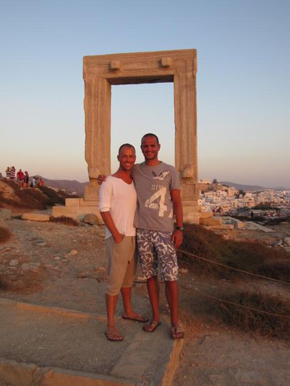 Naxos war toll und nun geht´s weiter nach Amorgos. Es ist uns schon fast ein bisschen peinlich, wie viele schöne Ziele wir Dauerurlauber sehen dürfen - aber das Ende der Weltreise rückt nun wirklich näher - 
3 Wochen noch!