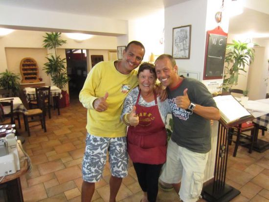 Mama ist ein echtes Unikum und hat für eine 70-Jährige eine erstaunliche Energie.