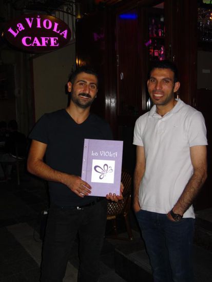 ... denn Mustafa und sein Partner sorgen dafür, dass sich ihre Gäste wirklich wohlfühlen.