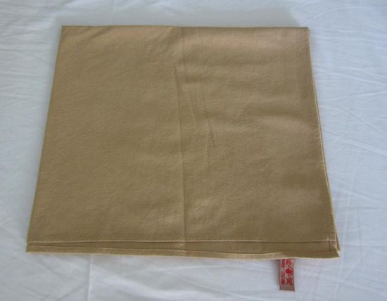 Ein Reisehandtuch wie dieses hier von Ortec gehört unbedingt zur Ausrüstung dazu. Man glaubt gar nicht, wie viele müffelnde und dreckige Handtücher wir unterwegs hatten, wenn denn überhaupt welche da waren.