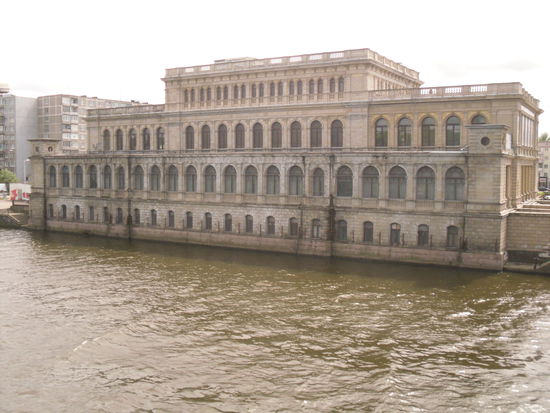 Die alte Börse am Pregel - heute Haus der Gesellschaft