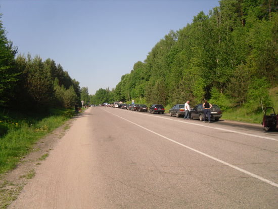 ...die Warteschlange an der Grenze