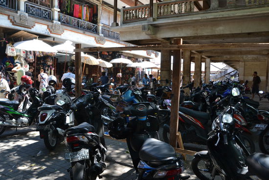 überall millionen von Rollern....