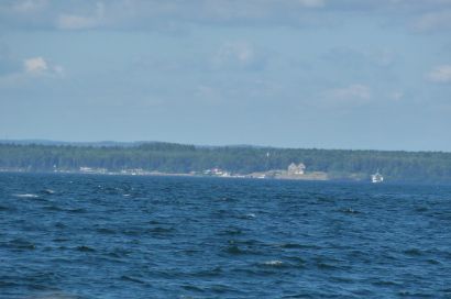 Blick zur Insel Visingsö (gezoomt)