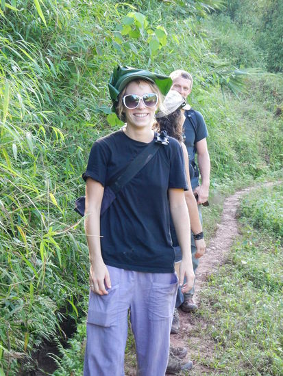 Wichtig ist die Sonnenbrille und der Bananenhut im Urwald 
(L.Nth)