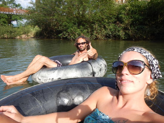 Traumwetter- erfrischendes Wasser... was will man mehr???
(Vang Vieng)