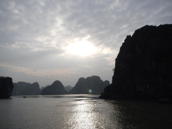 Magic moment
(Ha Long Bay)