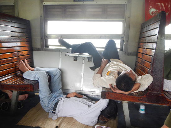 Sleeping class in der Sitting class 
(Na Trang)