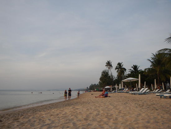 Hallo neuer Strand!!!! Kein Wind, keine Wellen, wenig Menschen...
(Phu quoc)