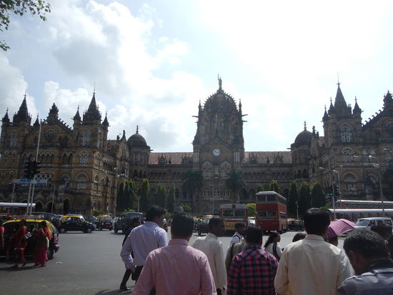 Chhatrapati Shivaji Terminus (Victoria Terminus) Mumbai, 
Von hier aus fuhr unser Zug nach Agra.