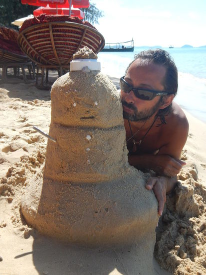 Lenzys Erster Schnee (Sand)- Mann Versuch!!  Freie Gedanken zu diesem Gebilde sind selbstverstaendlich erlaubt