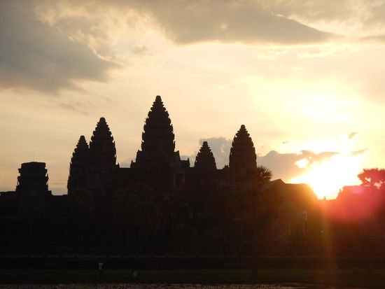 "Angkor Wat"- Wie immer puenktlich zum Sonnenaufgang vor Ort
(S. R.)
