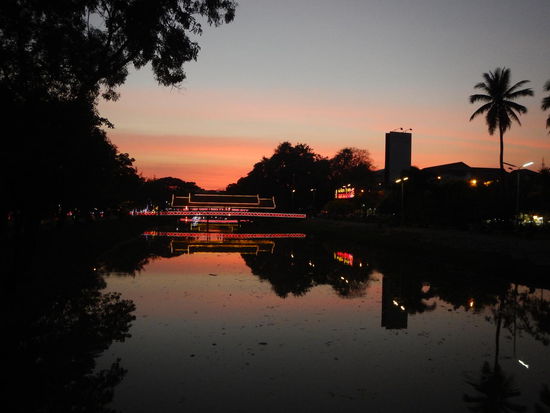 Siem Reap by Night... Bei Tag haben wirs ja fast nie gesehn..
(S. R.)