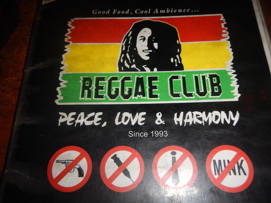 ..sowie Rastafaristen friedvoll aufeinander!!!!! Was fuer eine bunte Stadt
