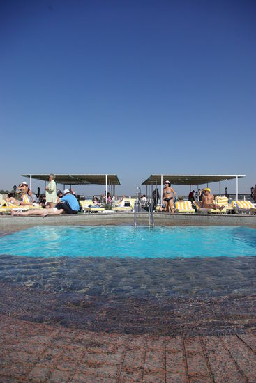 Die Fähren sind alle gute ausgestattet und haben auf dem Sonnendeck einen Pool