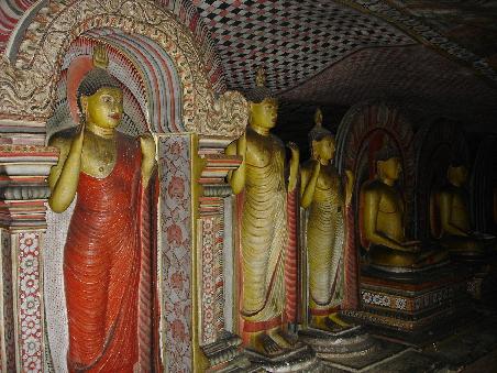 Kleiner Teil des Inneren des Felsentempels von Dambulla