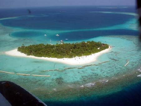 Vogelperspektive auf die Insel Halaveli