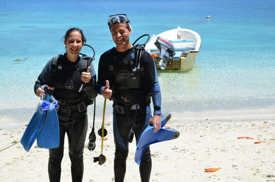 Muss wohl gut gewesen sein: Christel nach Tauchgang 1 und für Bruno war es auch erst der 2.Versuch.