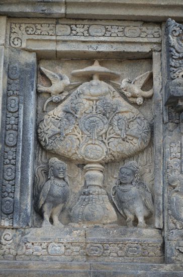 Auch hier viele Details an den Waenden. Leider hat die Anlage unter einem Erdbeben (ich glaube es war 2006) stark gelitten.